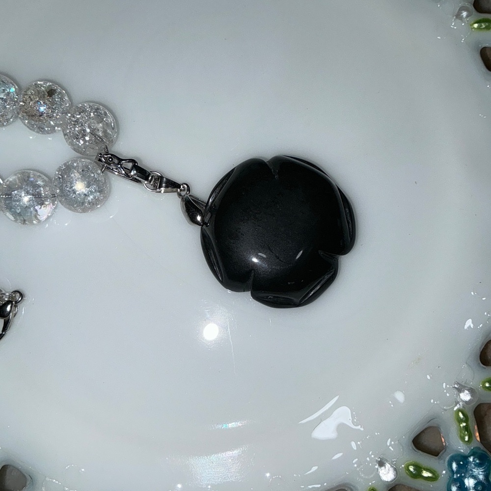 VTG OBSIDIAN ROSE PENDANT ON 22" SNAKE CHAIN W CRACKLE GLASS & QUARTZ CRYSTAL - Picture 6 of 7